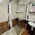 شقة Monti