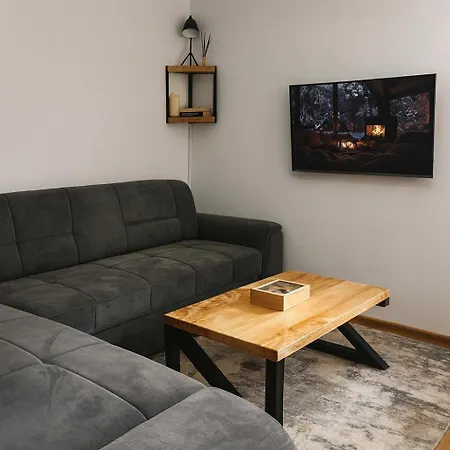 アパート Monti *